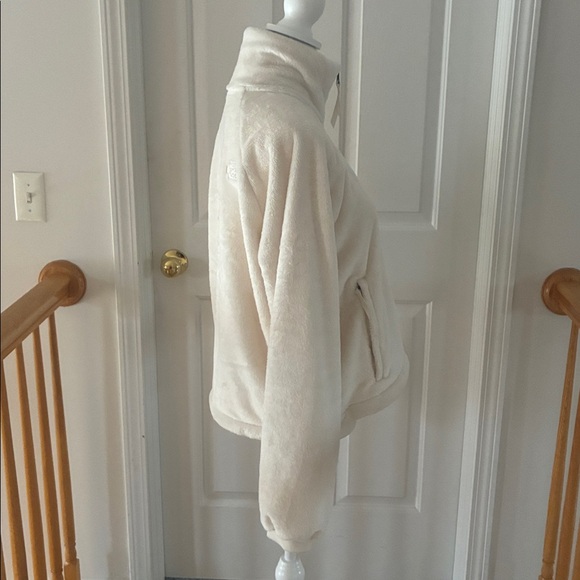 The North Face Osito Lux 1/4-Zip Jacket - Picture 2 of 12